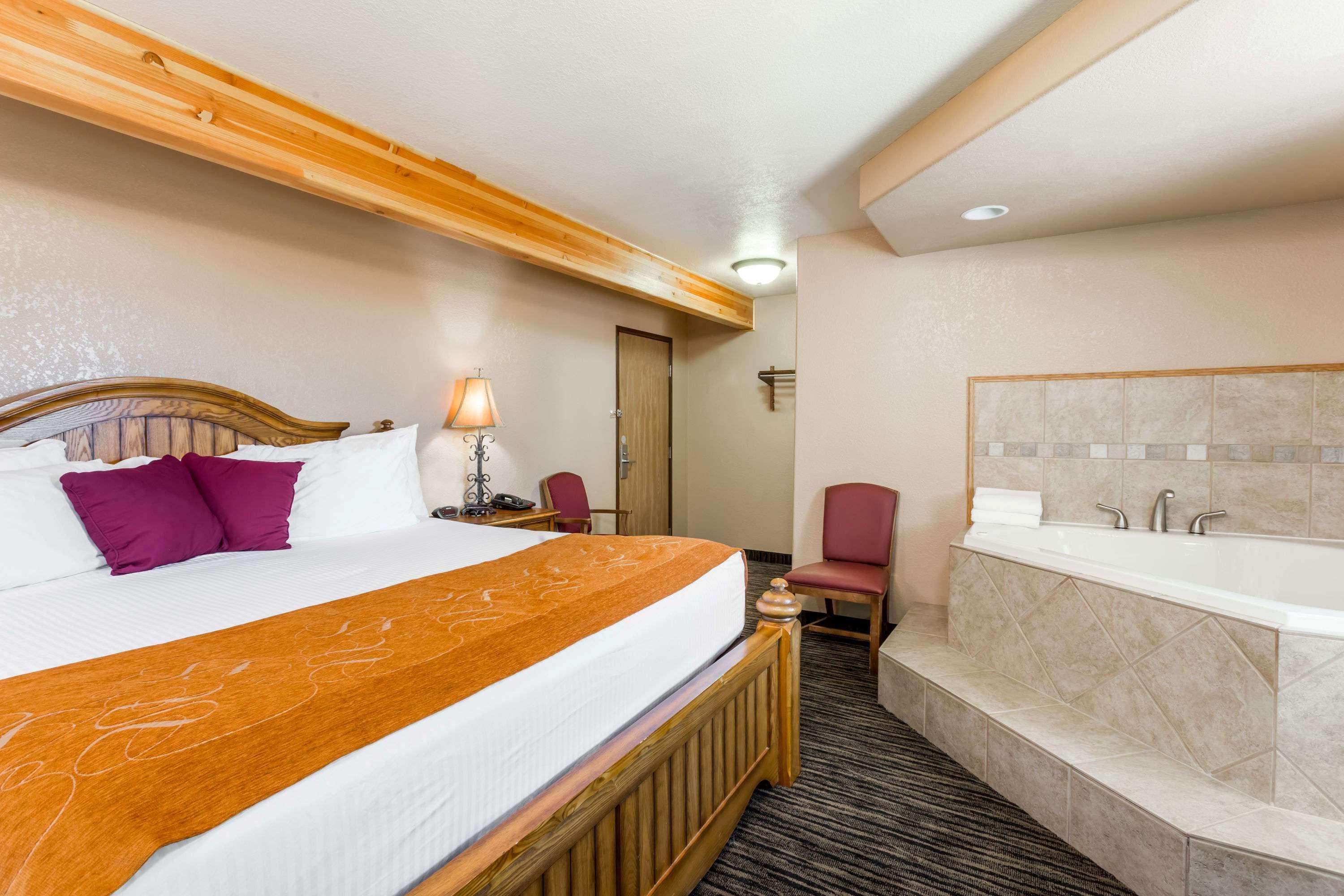 Super 8 By Wyndham Lewistown Hotel Exterior photo
